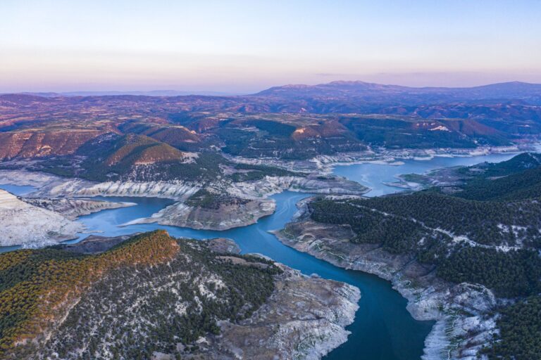 Nehir havzalarında, sulak alanlarla denizler paydaştır !