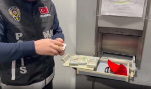 Gözaltına alınan şüphelilere ait 20 kiralık kasada yapılan aramalarda toplam 15 milyon liralık mal varlığına el konuldu