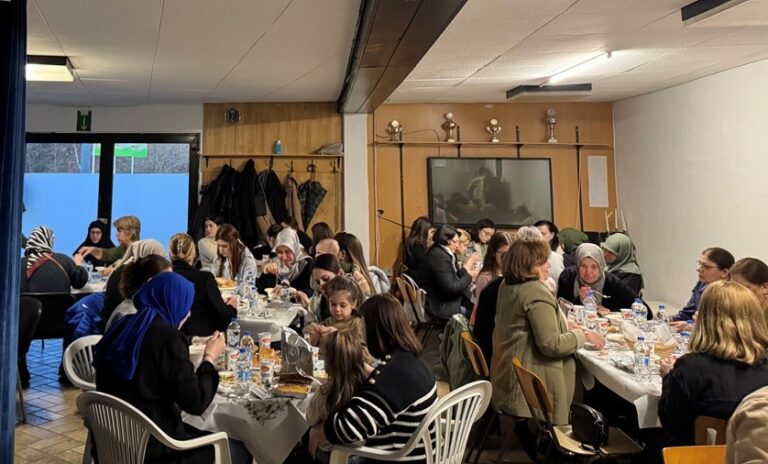 Batı Trakya Türkleri Meschede’deki iftar sofrasında buluştu