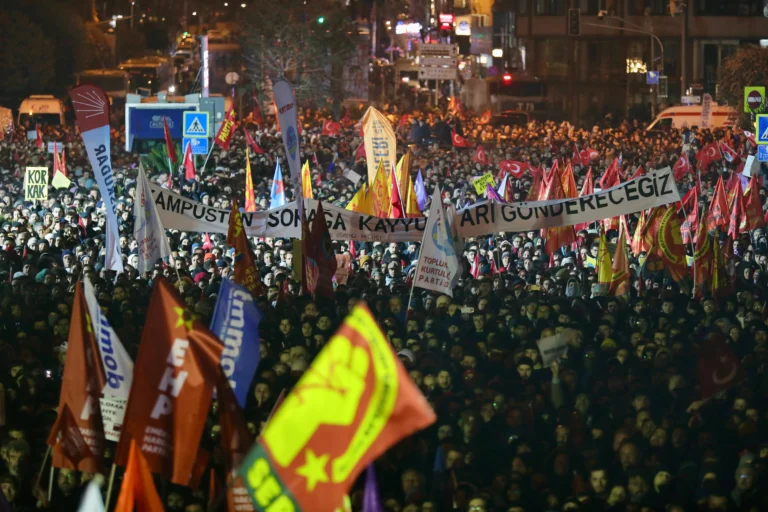 Cumhurbaşkanı Erdoğan: Provokasyonlarla vatandaşlarımızın huzurunu bozmaktan vazgeçin