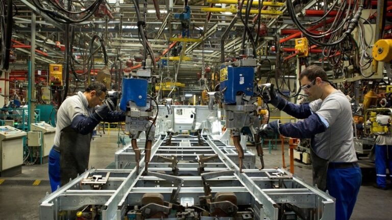 Meslek Komiteleri Ortak Toplantısı’nda konuşan ASO Başkanı Seyit Ardıç, “Sanayicinin dayanacak gücünün kalmadı”