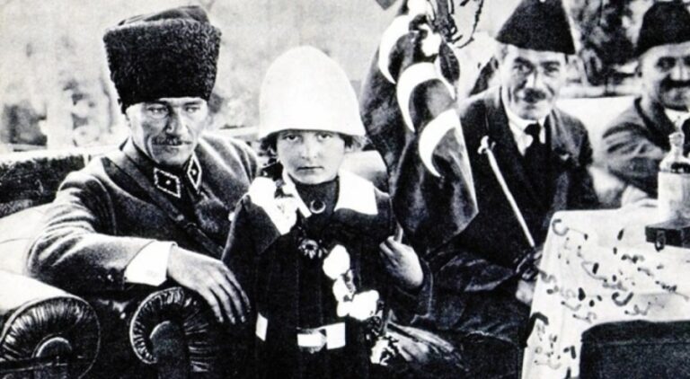Nuriye İdil’in Atatürk’le 23 Nisan 1922’de çekilen o unutulmaz fotoğrafının ardındaki hikâye…