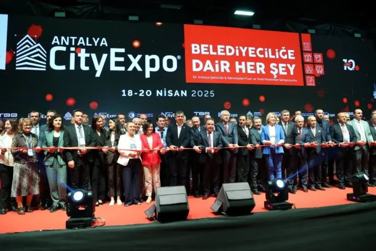 Türkiye Belediyeler Birliği ve Akdeniz Belediyeler Birliğinin iş birliğiyle gerçekleştirilen 10’uncu Antalya Şehircilik ve Teknolojileri Fuarı açıldı…