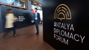 Jeopolitik, ekonomik ve stratejik açıdan önem taşıyan yer altı kaynaklarının, küresel rekabet ortamındaki önemi ve enerji dönüşümüne etkileri…