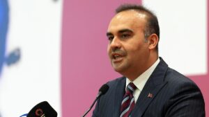 Bakan Kacır,  Van’da “19. TÜBİTAK Ortaokul Öğrencileri Van Bölge Yarışması Ödül Töreni”ne katıldı…