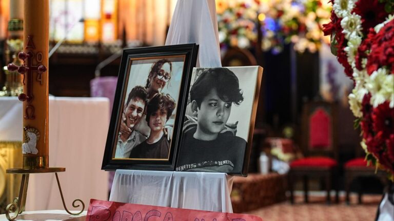 Kadıköy’de bıçaklı saldırıda hayatını kaybeden Minguzzi’yi öldüren sanıkların yakınlarının maktulün ailesini tehdit ve hakaret etmesine ilişkin soruşturma başlatıldı…