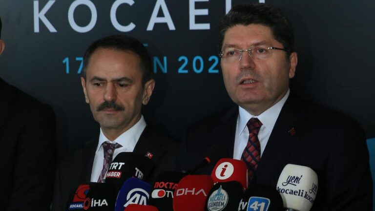 Kocaeli’nde katıldığı Yargı ve İş Dünyası Sempozyumu’da konuşan Adalet Bakanı Tunç, “Yargı, kendi mecrasında yürür”…