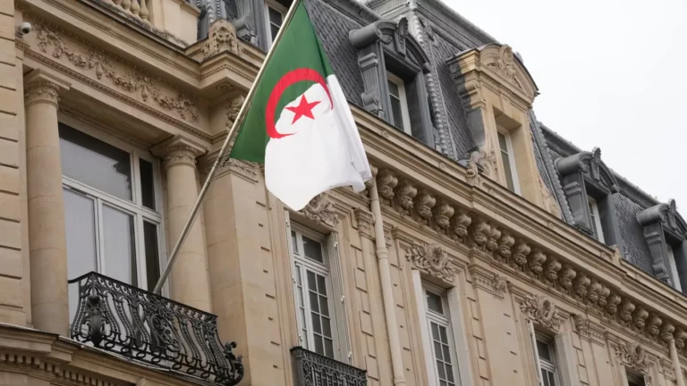 Fransa, Cezayirli diplomatları sınır dışı etme sözü verdi…