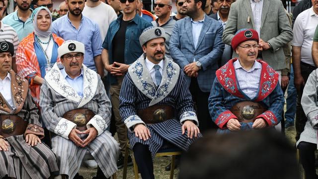 Uluslararası Çukurova Yörük Türkmen Şöleni’nde Ak Parti Genel Başkan Yardımcısı Kürşad Zorlu’dan “Türkmen Beyi” mesajı…