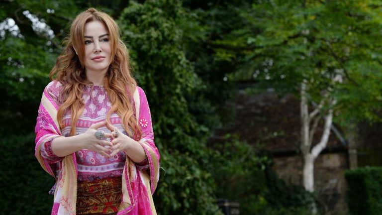 “Yılın En İyi Televizyon Habercisi”Ödüllü gazeteci Ayşegül Ekinci, dünyayı dolaştı. Bu süreçte ise yaşam, varoluş ve ölüm konularında araştırma yapıp kitap yazdı….