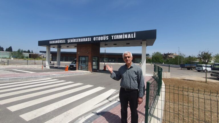 Kocaeli Karamürsel Şehirlerarası Otobüs Terminali’nin yapımı, 330 günde bitmesi gerekiyordu fakat 800 gün geçti bitmedi!”…