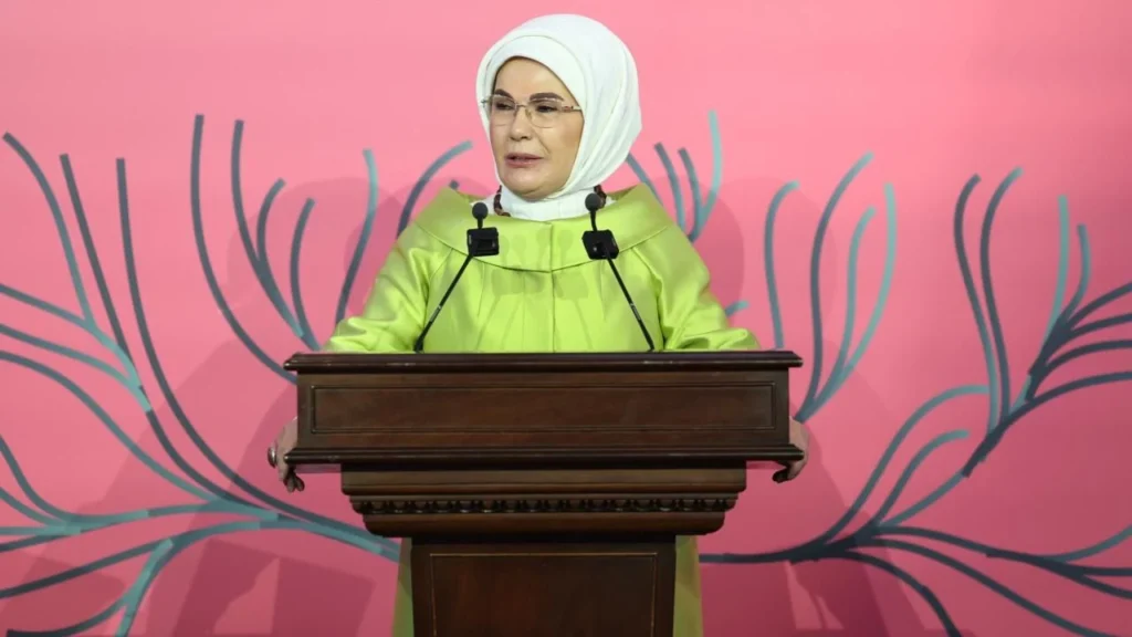 Cumhurbaşkanı Erdoğan’ın eşi Emine Erdoğan, “Aileyi korumak için daha fazla politikalar geliştirilmeli”…