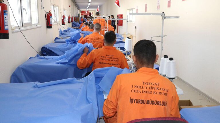 Adalet Bakanlığı ile Çalışma ve Sosyal Güvenlik Bakanlığı arasında Hükümlü ve Yükümlülerin İstihdamına Yönelik İşbirliği Protokolü imzalandı…