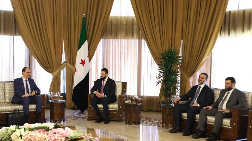 (MİT) Başkanı Kalın, Suriye Cumhurbaşkanı Şara ve Şam heyetiyle Suriye’de bir araya geldi…