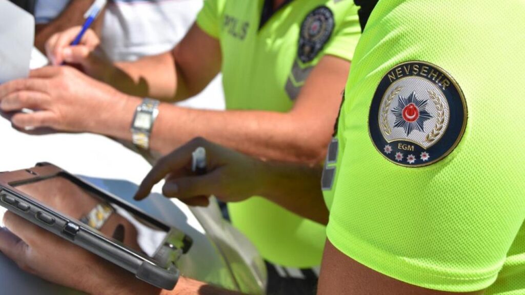 Trafikte hayati risk oluşturan alkollü araç kullanımına yönelik cezalar ağırlaştırılıyor.