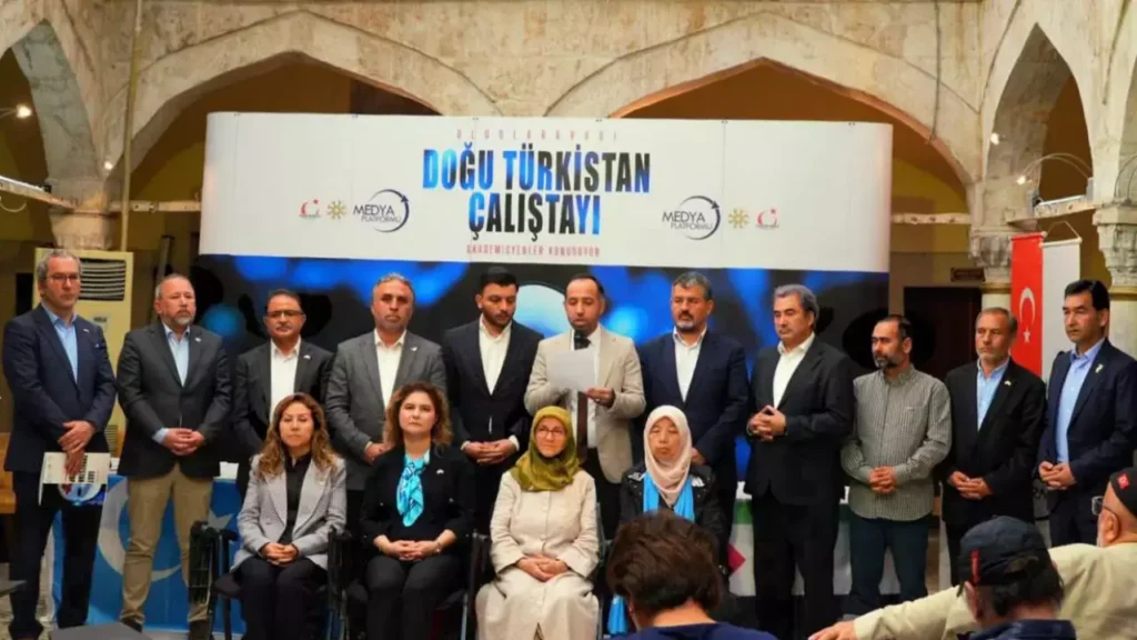 Doğu Türkistanlıların dil, kültür ve kimliğini yaşatacak programlar oluşturulmalı