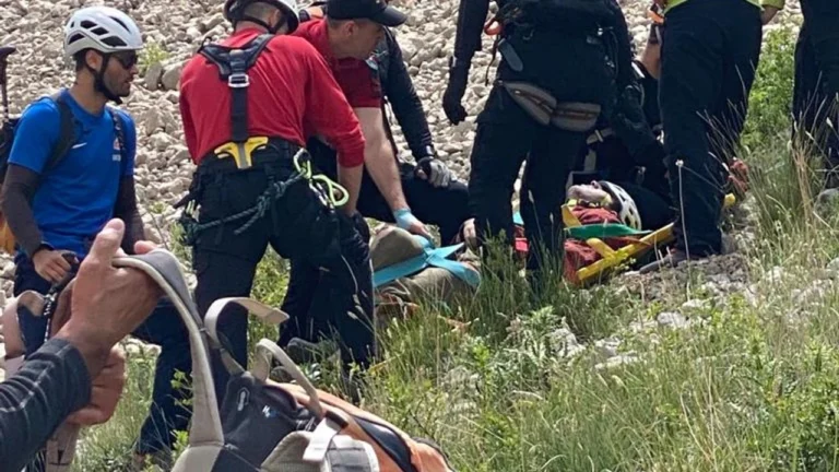 Gana uyruklu dağcı Nicholas ACKAH’ın cenazesi, aradan geçen 27 güne rağmen hâlâ Niğde Ömer Halisdemir Eğitim ve Araştırma Hastanesi morgunda bekletiliyor.