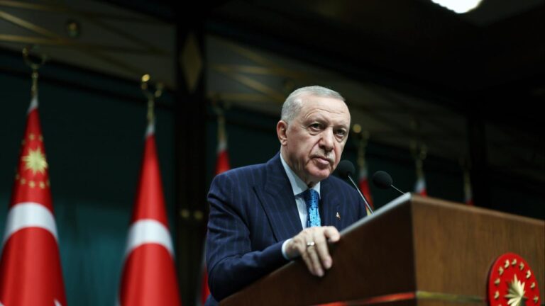 Cumhurbaşkanı Erdoğan, kabine toplantısı sonrası açıklama yaptı.