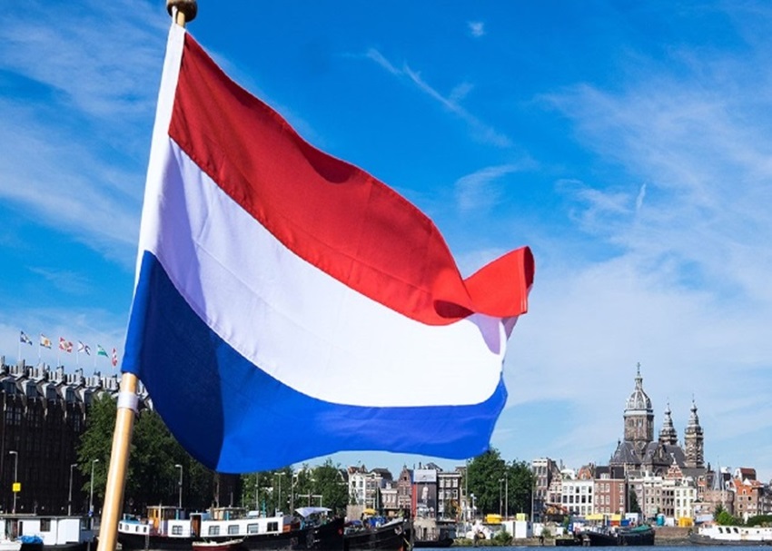 Hollanda’da geçici hükûmetin kararı, yaklaşık 17 bin başvurunun askıya alınmasına yol açtı