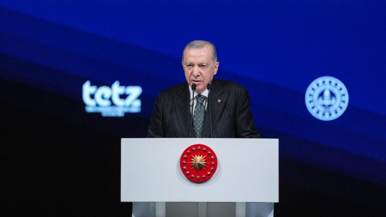 Cumhurbaşkanı Erdoğan, Milli Eğitim Bakanlığınca düzenlenen Türkiye Eğitim Teknolojileri Zirvesi’nde (TETZ) konuştu…