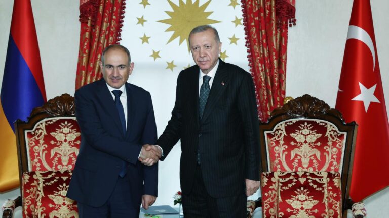Cumhurbaşkanı Erdoğan Ermenistan Başbakanı Paşinyan’ı kabul etti