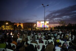 Kartepe’de Açık Hava Sinema Keyfi Başladı