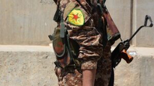 Teslim için Şam yönetimini oyalayan PKK/YPG, silah ve mühimmat yığınağı yaparak büyük çatışmaya hazırlanıyor.