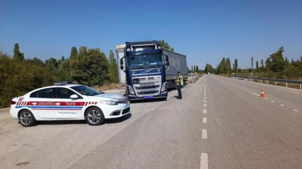 Trafikte bayram önlemleri kapsamında ağır taşıtlara kısıtlama