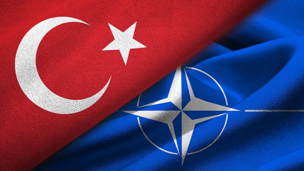 Yayımlanan NATO zirve bildirisine göre, 32 ülkenin lideri, kolektif savunma taahhüt eden NATO’nun 5. maddesine bağlılığını yineledi.