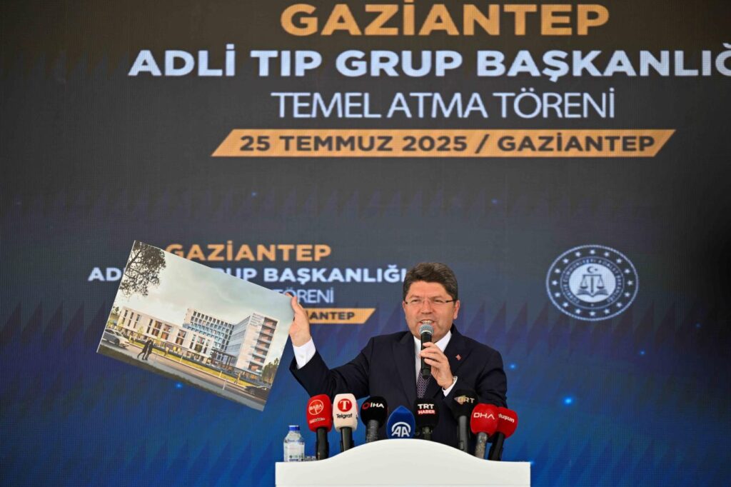 Adalet Bakanı Tunç, Gaziantep’in Şehitkamil ilçesi Adli Tıp Grup Başkanlığı binasının temel atma töreninde konuştu