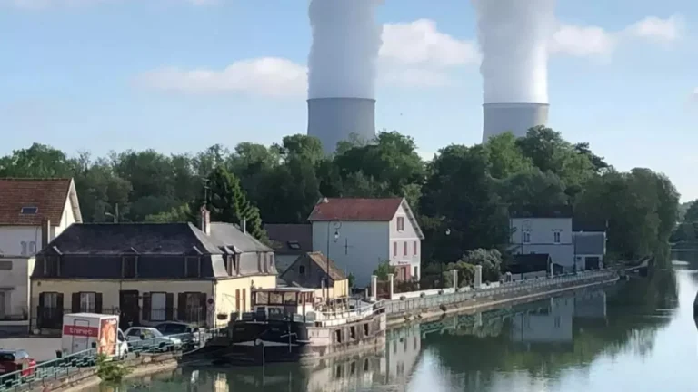 Fransa ve İsviçre’de nükleer santraller aşırı sıcak nedeniyle vites düşürdü