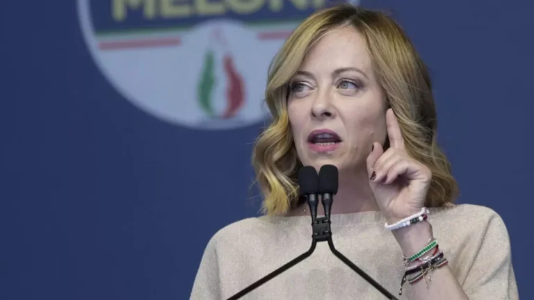 İtalya, AB üyesi olmayan ülke vatandaşlarına 500 bin iş vizesi verecek