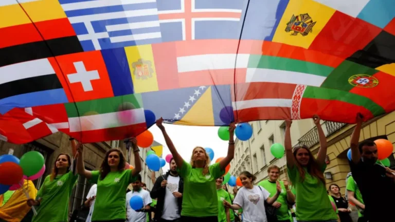 Araştırma: Avrupa gençliğinin demokrasiye güveni azalıyor