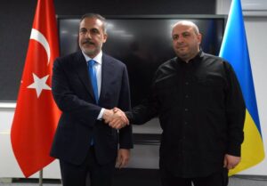 Türk eğitimli başmüzakereci Kırım Tatarı kökenli Rüstem Umerov