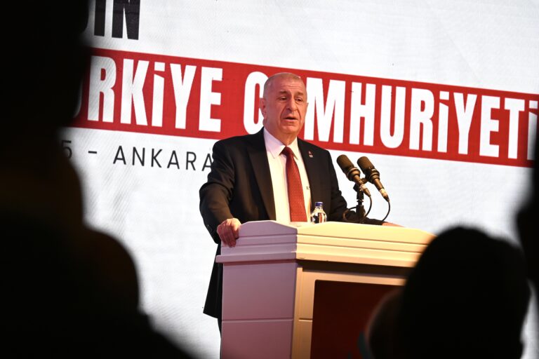 Zafer Partisi Genel Başkanı Prof. Dr. Ümit Özdağ, hukuksuz tutukluluğu sonrası ilk basın açıklamasını yaptı.