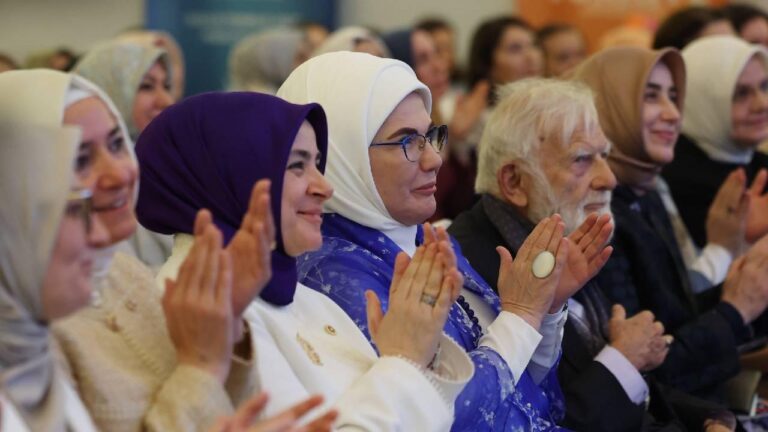 Emine Erdoğan: Kadınların emeğiyle şekillenen güçlü yarınlara olan inançla, birlik ve başarı dileklerimle