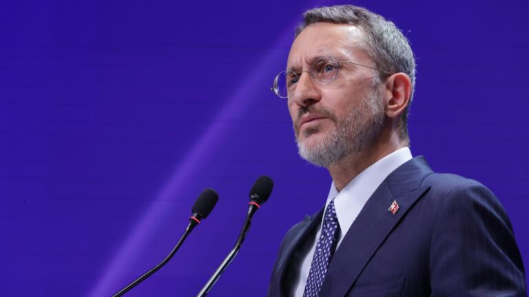 Fahrettin Altun: Milletimizin başı sağ olsun