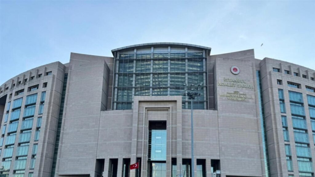 İstanbul Büyükşehir Belediyesine (İBB) yönelik yolsuzluk soruşturmasında haklarında gözaltı kararı verilen 18 şüpheliden 14’ü yakalandı.