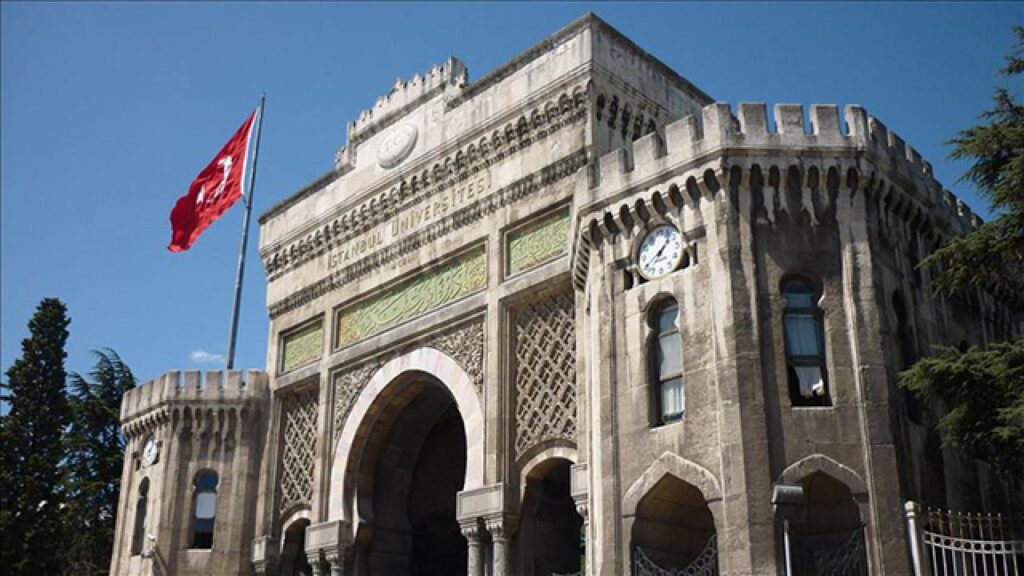 İstanbul Üniversitesi (İÜ), tutuklu olan Ekrem İmamoğlu’nun yüksek lisans mezuniyeti ve diplomasını iptal etti