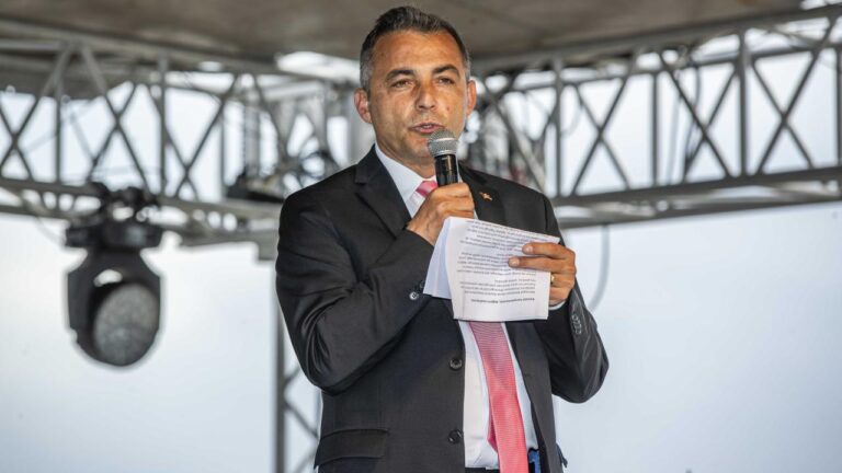 Manavgat Belediye Başkanı Kara görevden uzaklaştırıldı