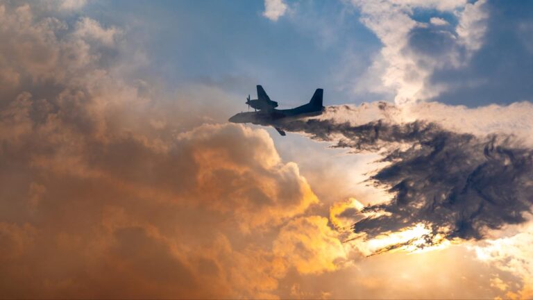 Tarım ve Orman Bakanı İbrahim Yumaklı, “Hatay, İzmir ve Manisa’daki yangınlar kısmen kontrol altına alındı.