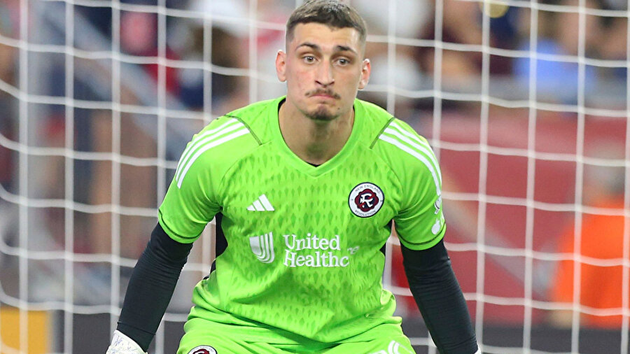 Bu transferde istediğini alamayan Galatasaray’a Sırp kaleci Dorde Petrovic şoku!