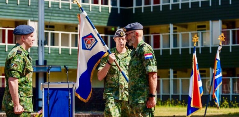 Hollanda tarihinde bir ilk: Cengiz SAHAN, Hollanda Kraliyet Hava Kuvvetleri Başkomutanlık koltuğuna oturdu 