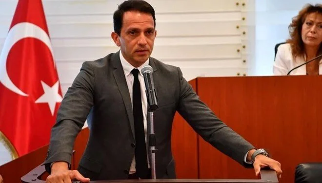 “İBB borsası” iddialarına adı karışan avukat Mücahit Birinci, AK Parti üyeliğinden istifa etti.