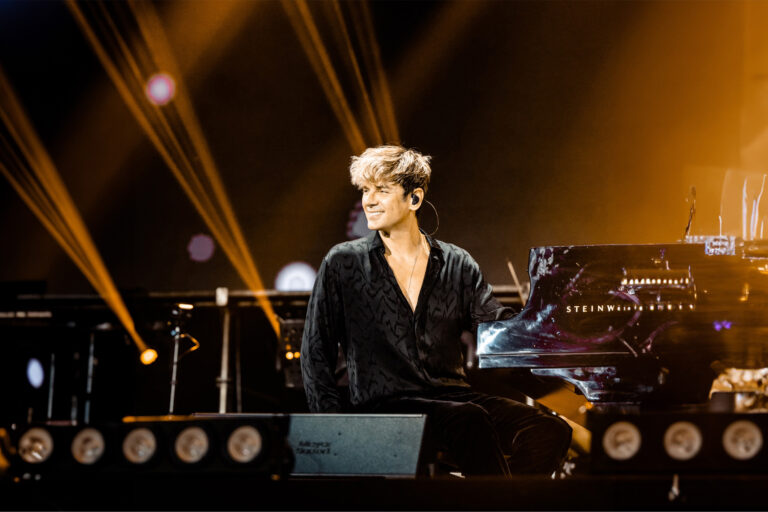 Dünyanın en ünlü piyano virtüözü MAKSIM, Dünya Turnesi’nin duraklarından biri olan İstanbul’a geliyor!”