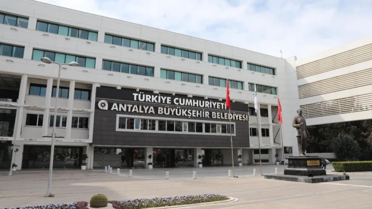 Antalya Büyükşehir Belediyesine yönelik rüşvet ve yolsuzluk soruşturması kapsamında 1 kişi daha tutuklandı