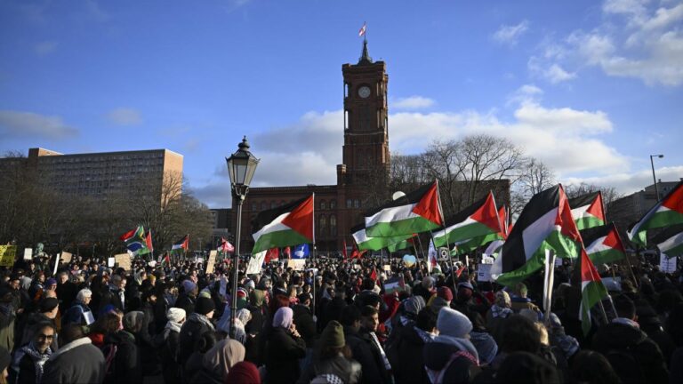 Almanya’da yapılan bir anket, halkın yarısından fazlasının ülkenin Filistin’i şimdi devlet olarak tanımasından yana olduğunu ortaya koydu.