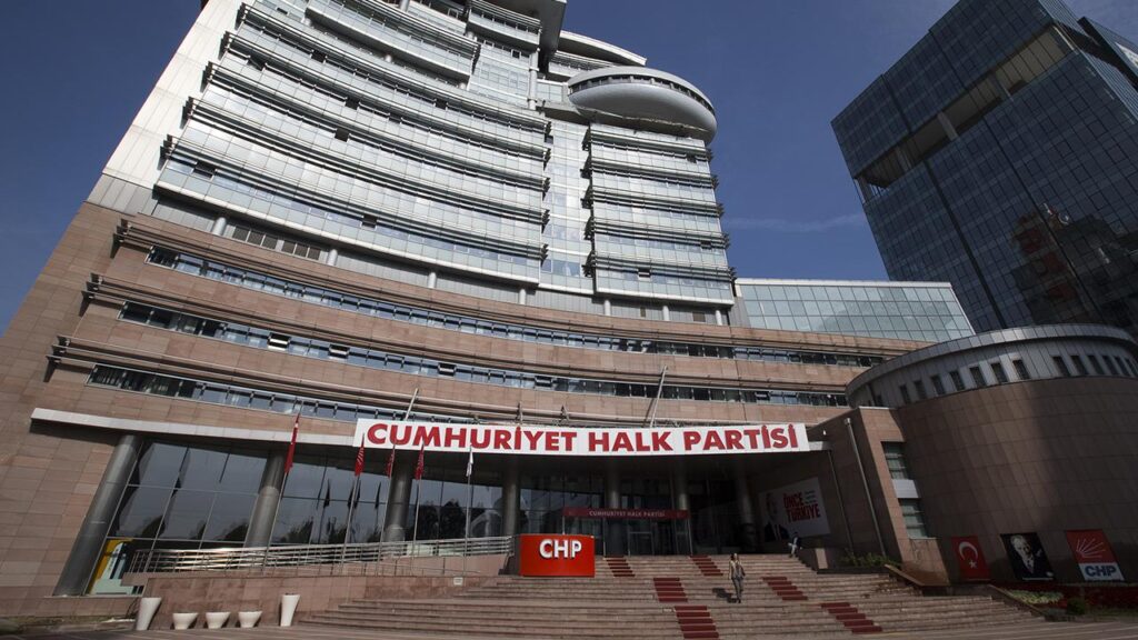 İstanbul Cumhuriyet Başsavcılığınca, Siyasi Partiler Kanunu’nun “oylamaya hile karıştırılması” suçundan 1 yıldan 3 yıla kadar hapisle istemiyle iddianame hazırlandı.