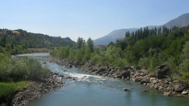 Tokat Bölgesinin can damarları olan Yeşilırmak, Kelkit Nehri ve Almus Barajı’ndaki su miktarı ciddi anlamda düştü.