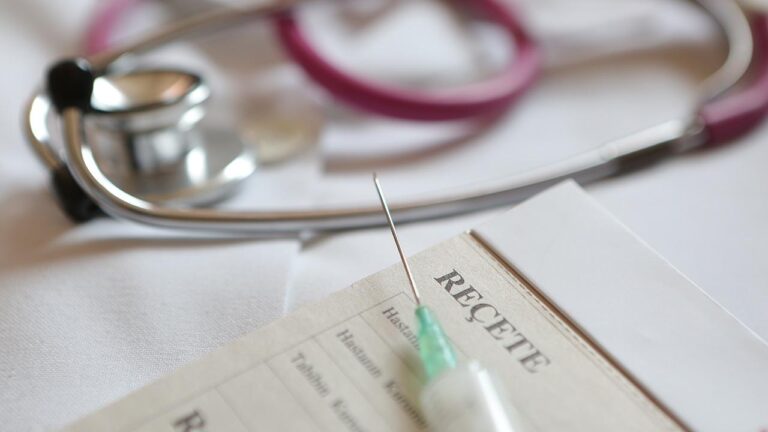 Kamu Denetçiliği Kurumu’na (KDK) özel hastanede yaptırdığı tedaviden fazla ücret alındığı talebi üzerine başvuran hastaya 11 bin 400 liranın iadesi sağlandı…